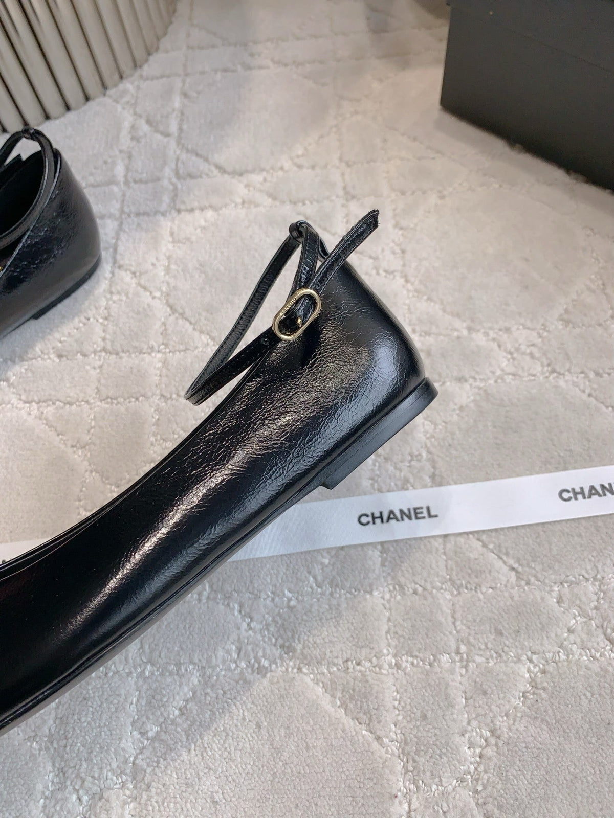 CHANEL 25S CAMELLIA SQUARE TOE FLATS IN BLACK CALFSKIN GOLD HARDWARE